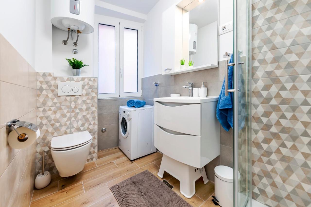 Otto Apartment With Sea View And Parking Rovinj Exterior photo